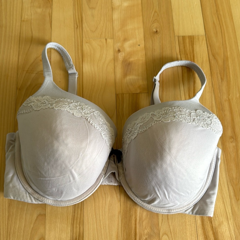 Victoria’s Secret Body by Victoria lined perfect coverage bra 36DD in gray /nude